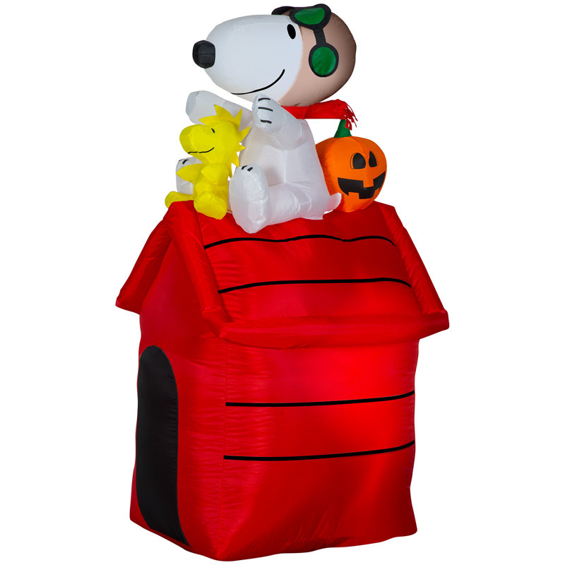 Gemmy Industries Airblown Snoopy as Flying Ace on Dog House Peanuts